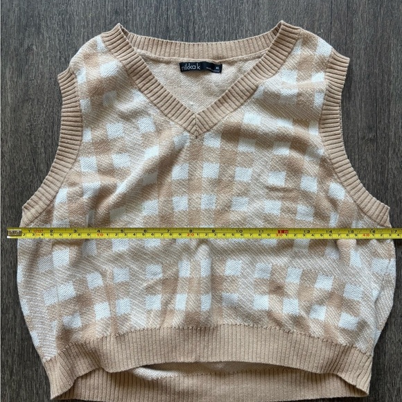 Tan and White Checkered Sweater Vest - Picture 3 of 5